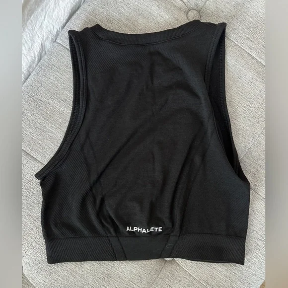 LIKE NEW Alphalete Cropped Stratus Seamless Tank - Picture 4 of 6